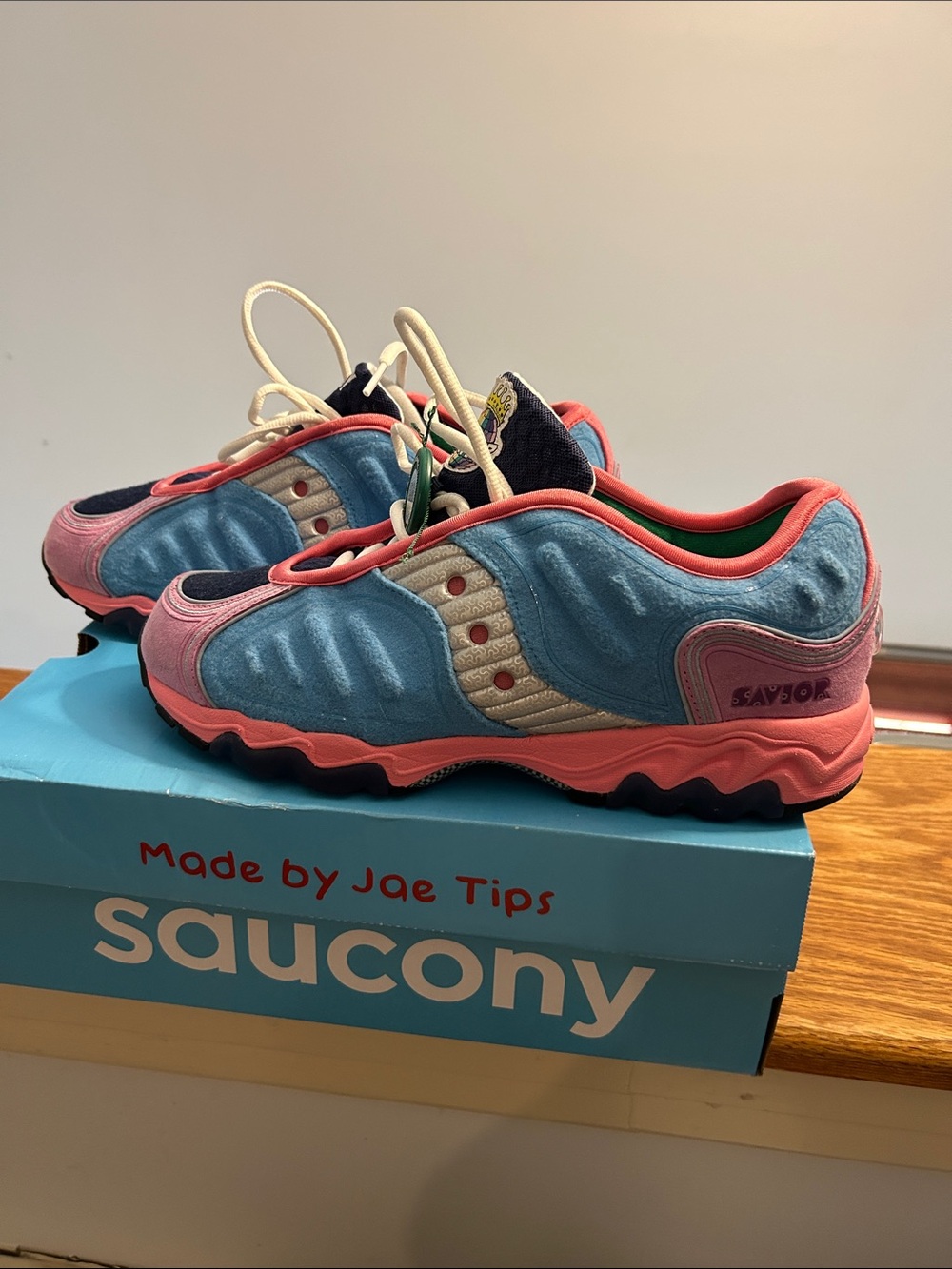 Saucony mens Blue Pink Navy Lace-Up Sneakers - Picture 2 of 4